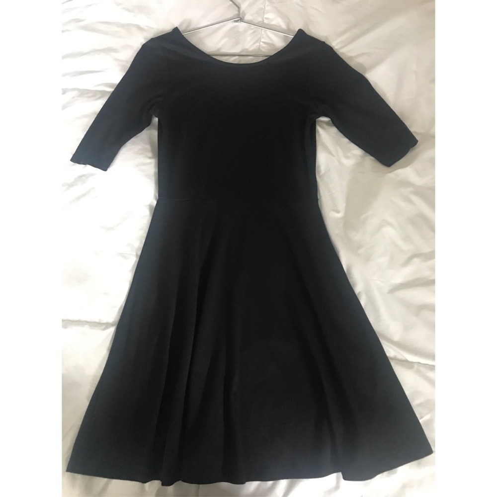 Forever 21 Black Scoop Neck Dress w/ Half Sleeves